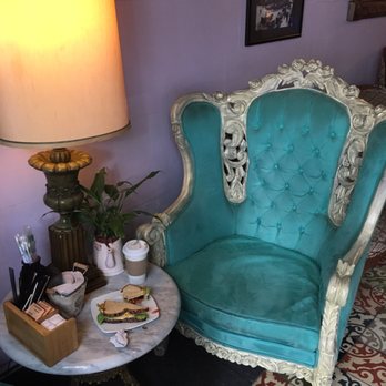 1900 Café - Turquoise arm chair at cafe 1900 - Cafeteria Near Me - Ciudad de México, DIF