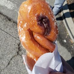 Avenue Donuts - Cinnamon twist