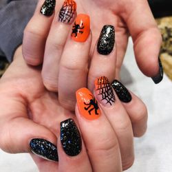 Signature Nail Salon - Halloween nail design