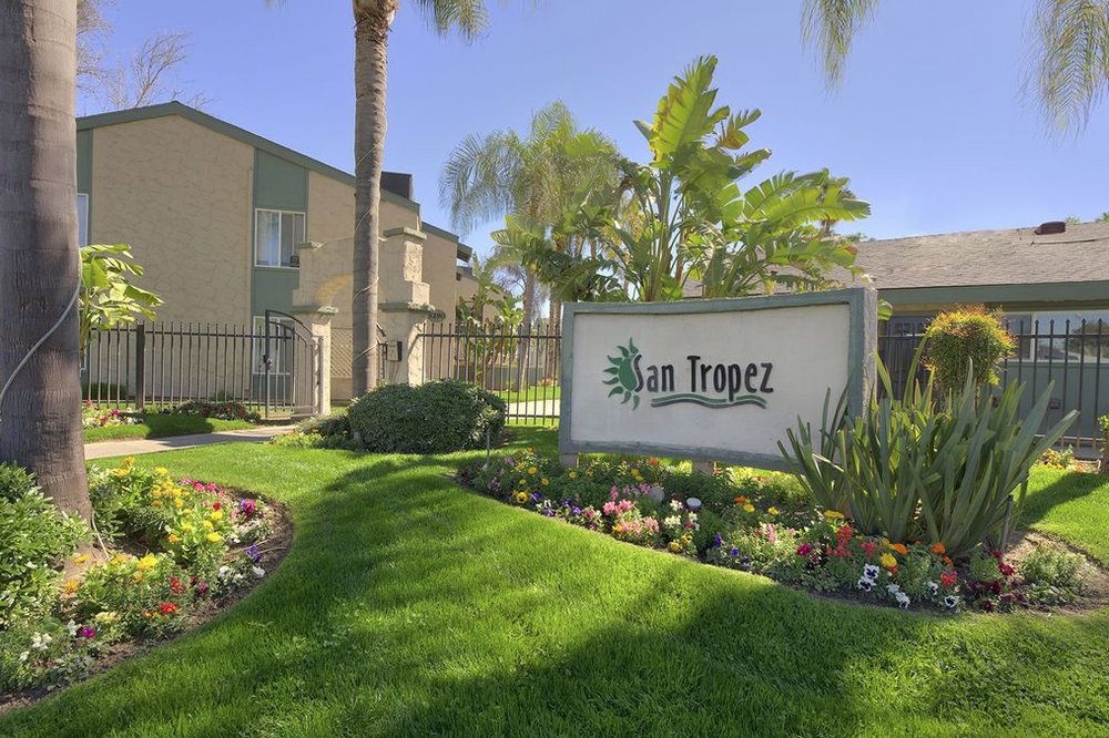 SAN TROPEZ APARTMENTS Updated October 2024 17 Photos 5270 N San