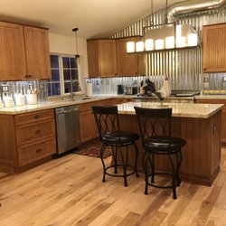 Lockwood's Ranch - Chef's dream kitchen features center island with seating for 2.