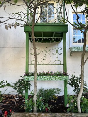 Verde Garden by null