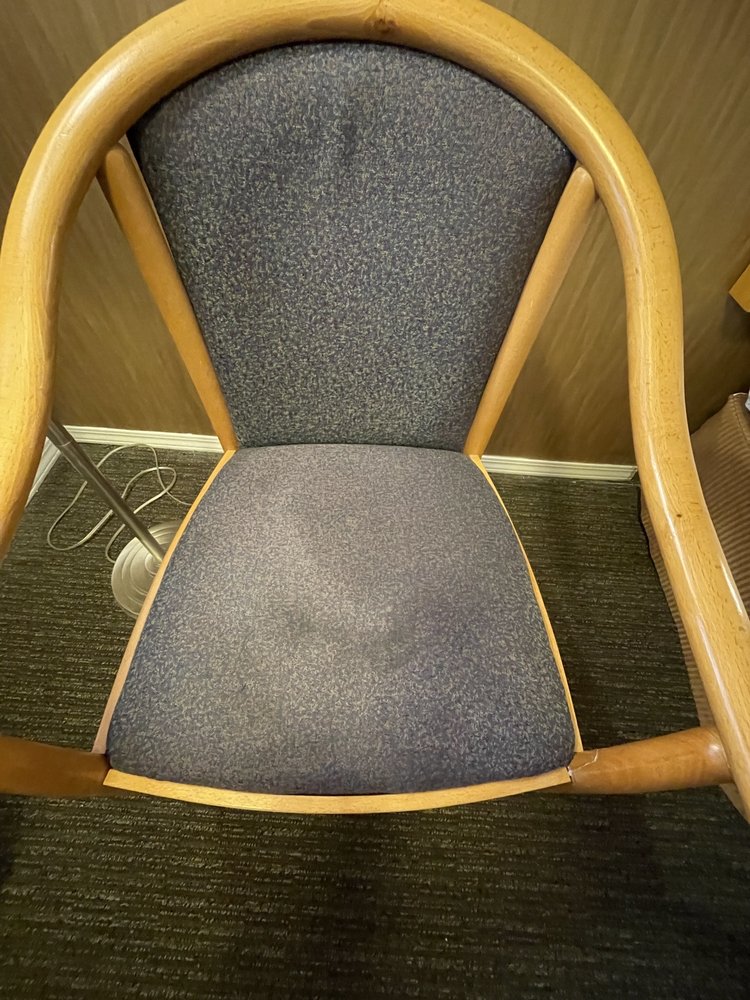 Econo Lodge Inn & Suites North Vancouver