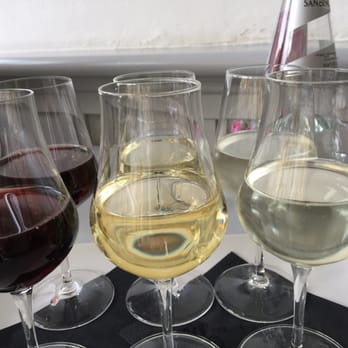 Golden View Open Bar - Wine flight - Italian Near Me - Florence, FI Golden View Open Bar - Wine flight - Italian Near Me - Florence, FI