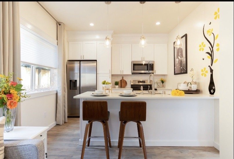 Slide of Lolark Contractors