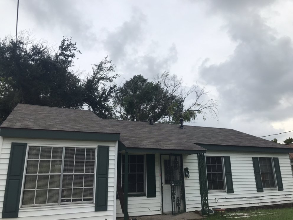 Slide of Pro Roofers HN