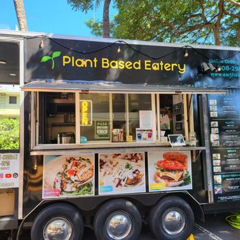Earth Aloha Eats - Ordering area - Food Trucks Near Me - Honolulu, Hawaii