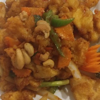 Siam Thai Cuisine - Crunchy chicken with veggies and cashews - Thai Near Me - Mobile, Alabama