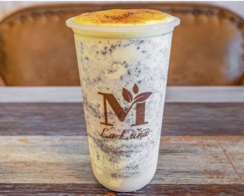 La Luna Tea and Dessert Bar by null