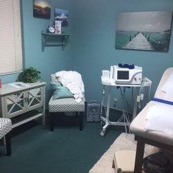 Diet Center of Grand Island - This is Diet Center's LipoGenic Treatment room.