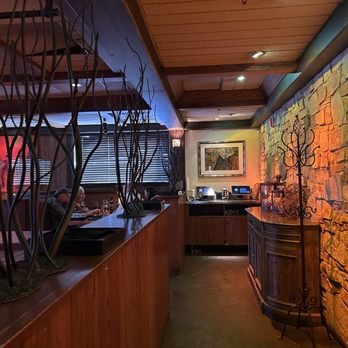 Redstone American Grill - Steakhouses Near Me - Maple Grove, Minnesota