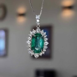 Q & T Jewelry - Beautiful emeralds