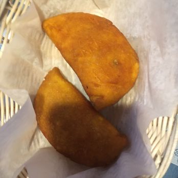 La Finca Restaurant - Empanadas de pollo, y carne - Colombian Near Me - Hicksville, New York