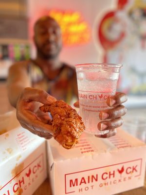 Main Chick by null