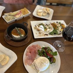 The Sommelier Hideaway - Tapas