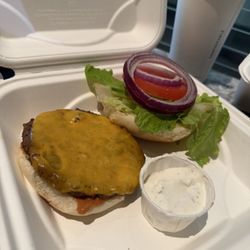 Yosemite Lodge Food Court - Cheeseburger