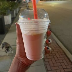 Shakeman - Dulce de leche shake after a few sips- mostly vanilla