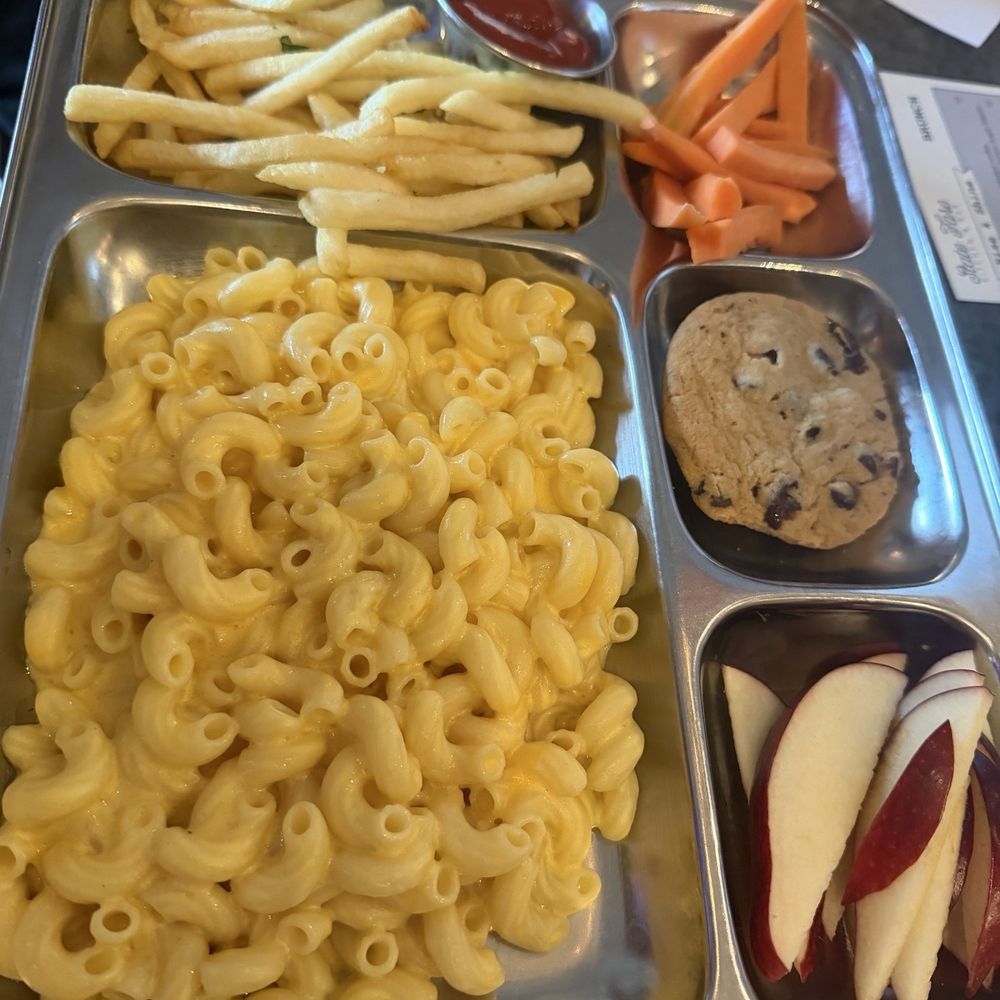 State Fare Kitchen & Bar - Kids Mac 'N Cheese Brunch - New American Near Me - Houston, Texas State Fare Kitchen & Bar - Kids Mac 'N Cheese Brunch - New American Near Me - Houston, Texas