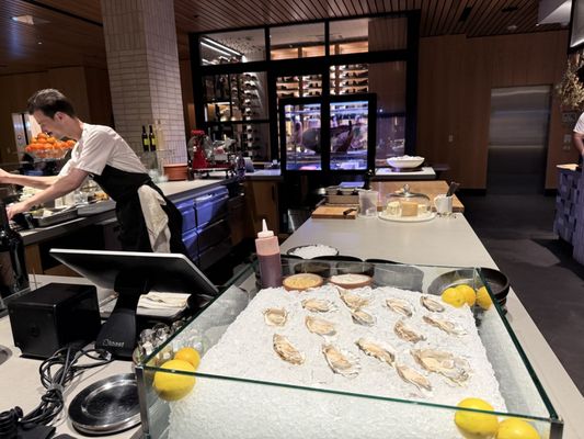 Folia Bar & Kitchen by null