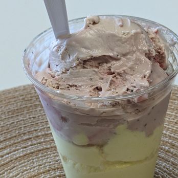 Mastic Gelato - Strawberry and lemon - Ice Cream & Frozen Yogurt Near Me - Orland Park, Illinois