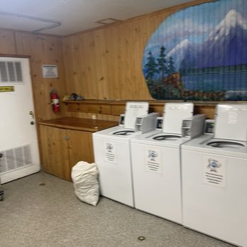 Mt. Lassen / Shingletown KOA - Laundry area - July 21, 2025 - Campgrounds Near Me - Shingletown, California