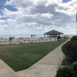 Bay Shore Resort - Outside pool w/ tiki bar and DJ