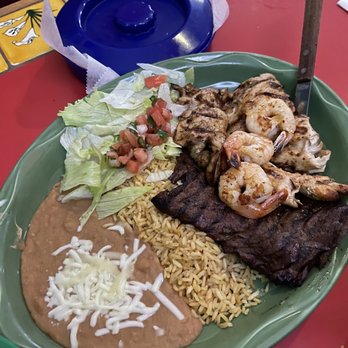El Potro Mexican Grill - Tres Compadres Combo - Mexican Near Me - Chelsea, Massachusetts El Potro Mexican Grill - Tres Compadres Combo - Mexican Near Me - Chelsea, Massachusetts