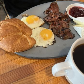 LIFeSTYLE Next Door - Cafes Near Me - Bedford, Pennsylvania