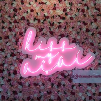 Raining Berries - instagram worthy wall - Acai Bowls Near Me - Lutz, Florida Raining Berries - instagram worthy wall - Acai Bowls Near Me - Lutz, Florida