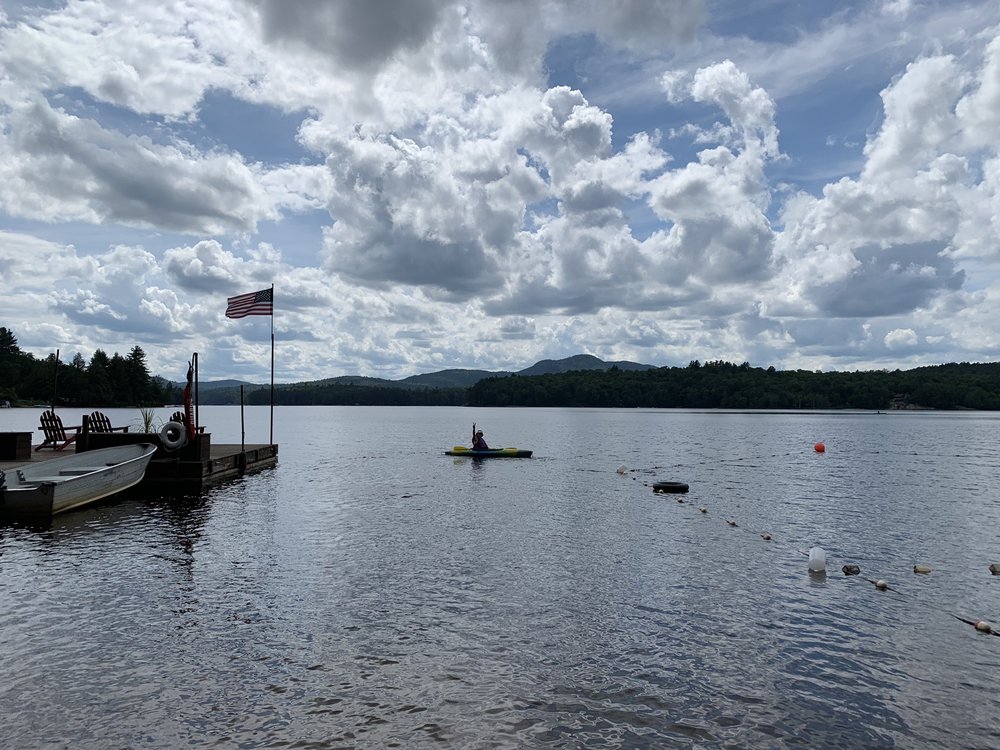 SHAMROCK MOTEL & COTTAGES Updated September 2024 1055 Deerland Rd