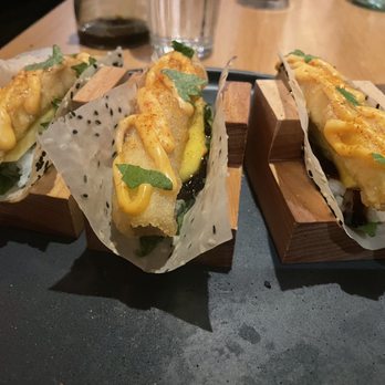 Earls Kitchen + Bar - Crispy Tofu Sushi Tacos - New American Near Me - Somerville, Massachusetts