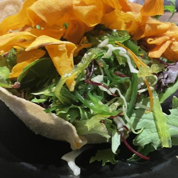 BluFish Sushi - Salad with seaweed and sweet potato chips - Japanese Near Me - Glenview, Illinois