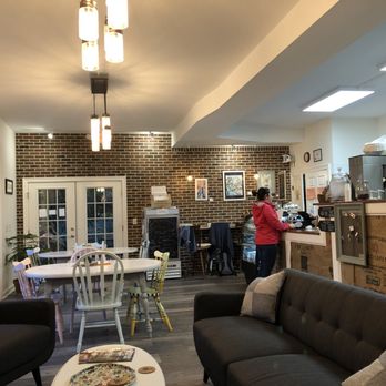 Bloomin' Cup Coffee Bar - Charming little coffee shop with delicious coffee and muffins. - Coffee & Tea Near Me - Tully, New York