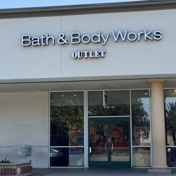 Bath & Body Works - Front entrance