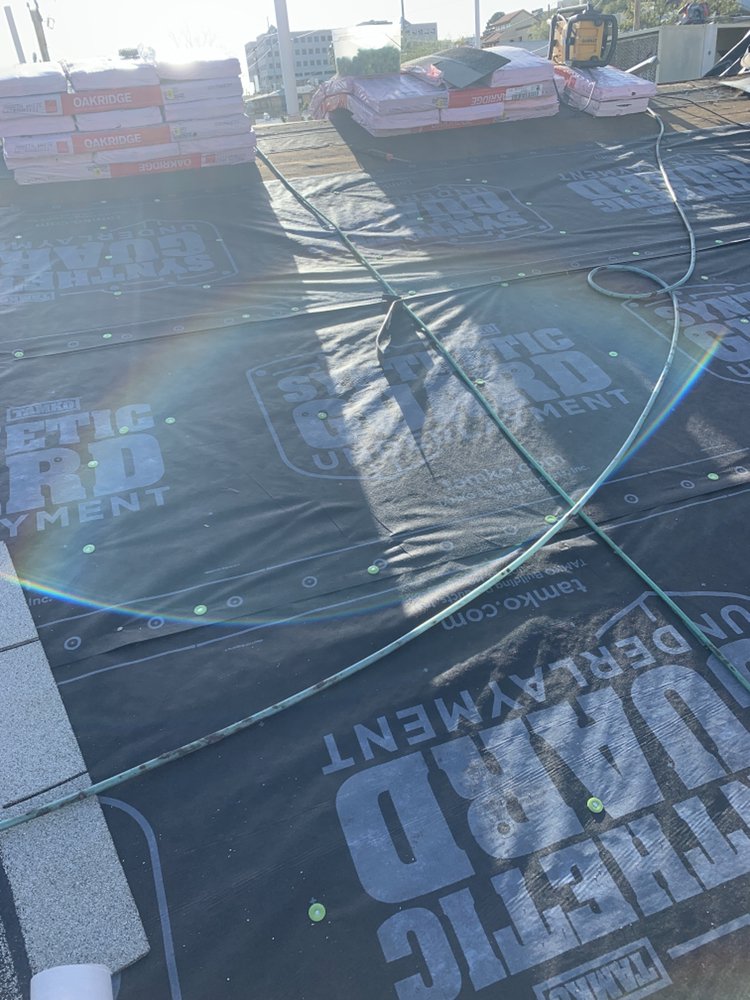 Slide of G&V Roofing