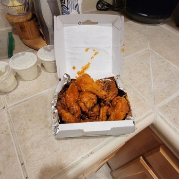 Mountain Mike's Pizza - 12 wings, suppose to come with ranch (since you have to pay for ranch with pizza) - Pizza Near Me - Reno, Nevada Mountain Mike's Pizza - 12 wings, suppose to come with ranch (since you have to pay for ranch with pizza) - Pizza Near Me - Reno, Nevada