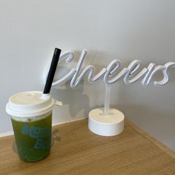 Kiwi with kiwi boba