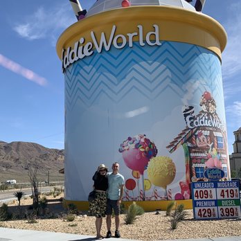 EddieWorld - VEGAN FOOD!!! VEGAN sushi, VEGAN chicken sandwich and VEGAN pizza. - Service Stations Near Me - Yermo, California