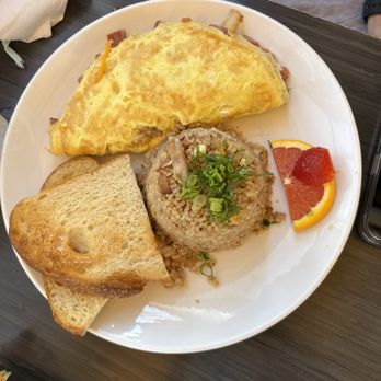 Sweet E's Cafe - Kalua pork omelette - Cafes Near Me - Honolulu, Hawaii Sweet E's Cafe - Kalua pork omelette - Cafes Near Me - Honolulu, Hawaii