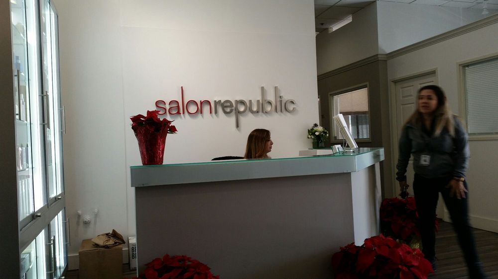 The Beauty Mark with Cyndi Nistal Logo