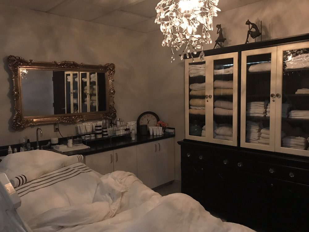 ABQ SKIN CARE & ACNE CLINIC 29 Photos & 10 Reviews 2440 Louisiana