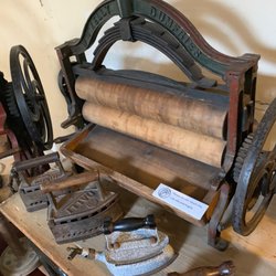 Old Bridge House - Laundry/ironing appliances.