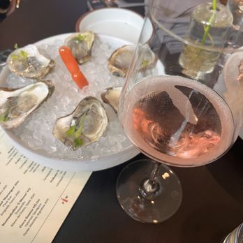 Padre's Wine - Sparkling rosè and oysters - Wine Bars Near Me - Houston, Texas
