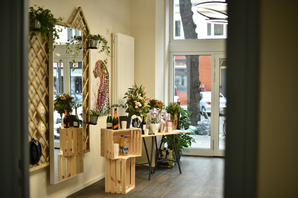 THE COLORED CUT Hedwigstraße 16, Berlin, Germany Yelp