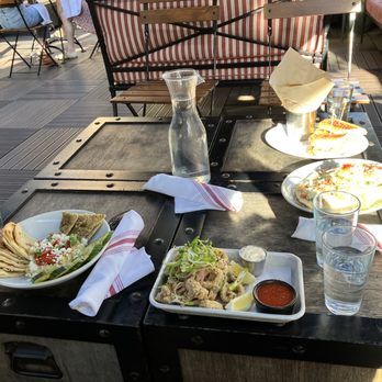 Refinery Rooftop - Brunch and cocktail - Lounges Near Me - New York, New York