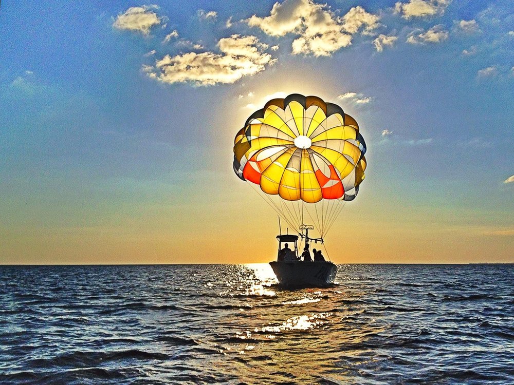 Estero Island Parasail Logo