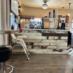 Earthen Cup Bistro - Super cute little shop with great coffee and service
