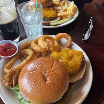 Shannon's Irish Pub - $5 Wednesday burger. - Irish Pub Near Me - Glen Ellyn, Illinois
