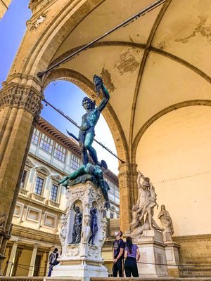 Loggia dei Lanzi by null