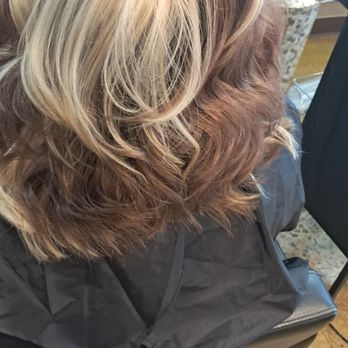 Honeydo Holistic Hair Studio - Hair Stylists Near Me - Grants Pass, Oregon